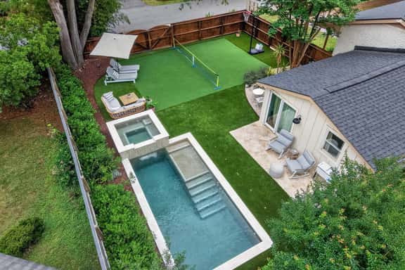 Pool+Hot Tub+Walkable for Bachelorettes & Families - Image 1