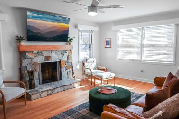 Best of Black Mountain - Walk Downtown - 3BR 2 BA