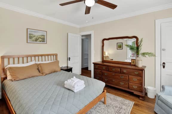 The Stono Retreat - Minutes to Downtown & Beach