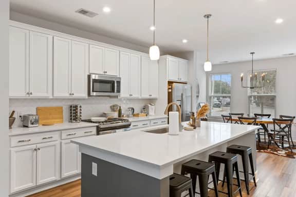 Stylish 3BR Park Circle Home + Free Parking