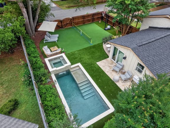 Pool+Hot Tub+Walkable for Bachelorettes & Families